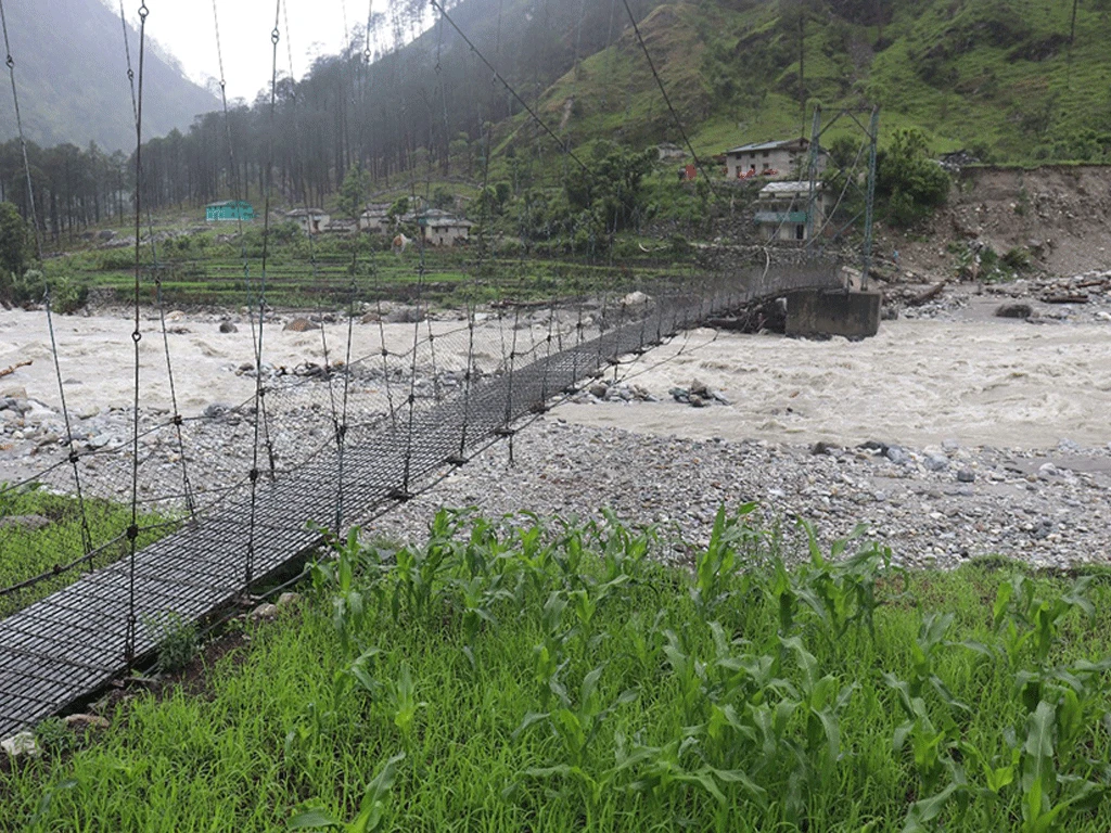 बूढीगंगाको कटानले बाजुरा र अछामका दर्जनौँ बस्ती जोखिममा