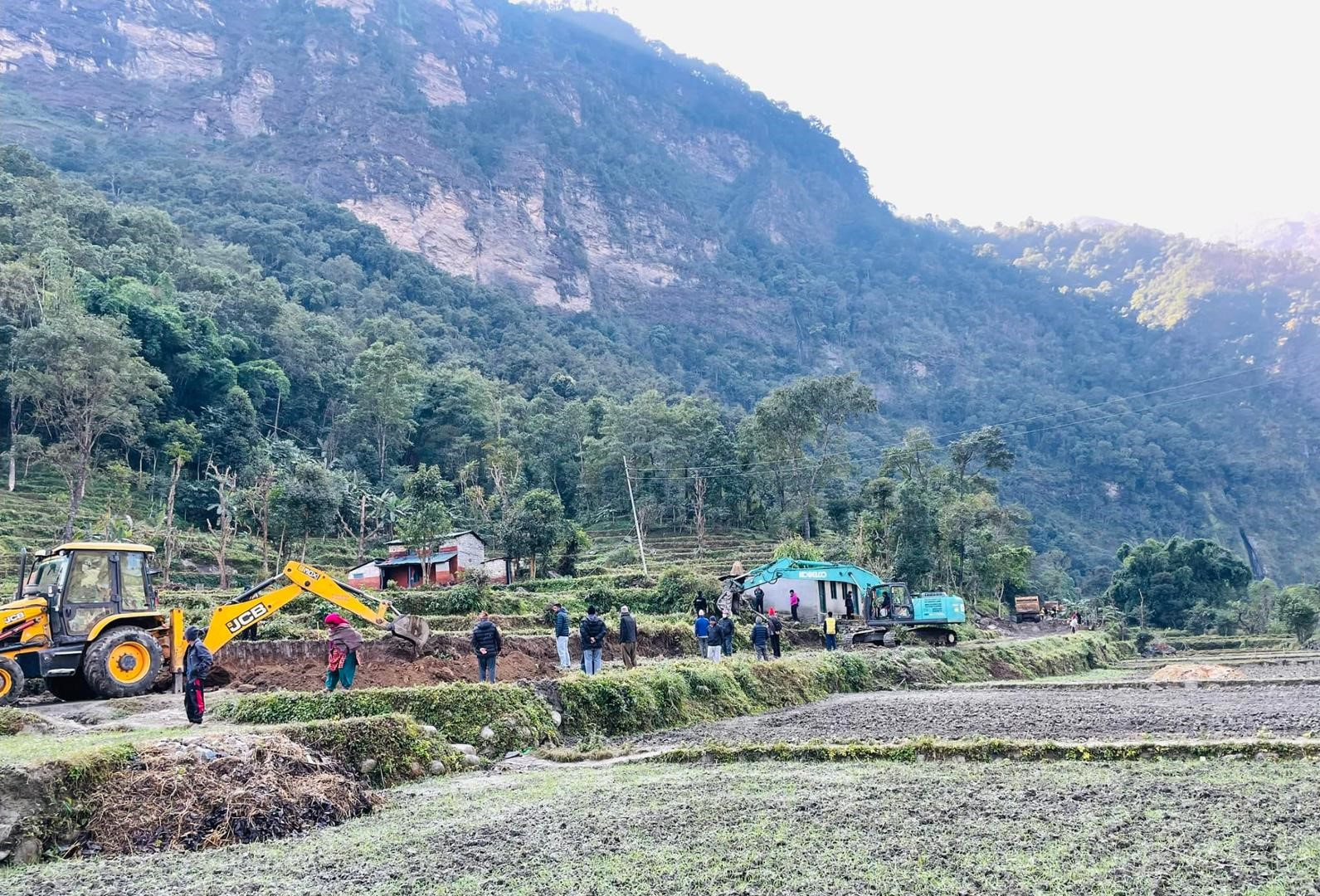 म्याग्दीको कृषि सडक कालोपत्र तयारी