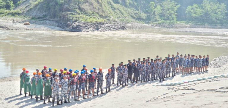 ६५ जना यात्रुसहित त्रिशुलीमा बेपत्ता बसको खोजी गर्न गोताखोरसहित ५५ जना परिचालन