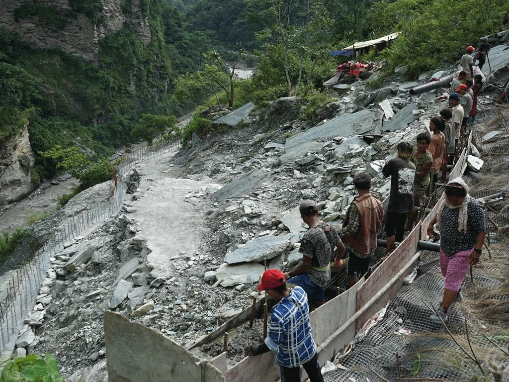 कालीगण्डकी करिडोर : पहिरो रोकथाम गर्न बैसरी अँधेरीखोलामा ‘रक एङ्करिङ’