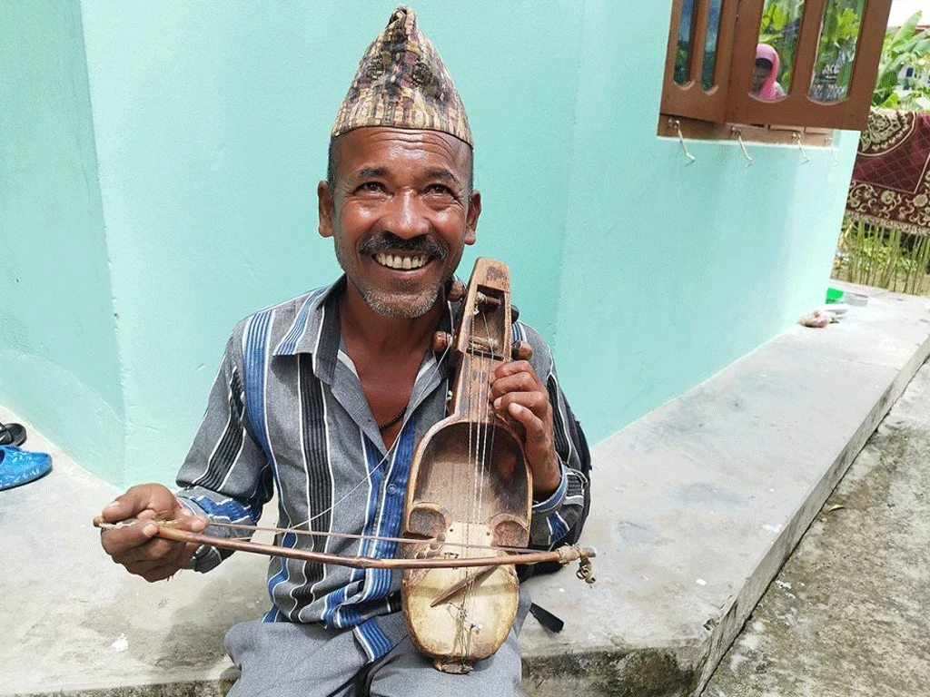 ४० वर्षदेखि सारङ्गी रेटिरहेका लालबहादुर