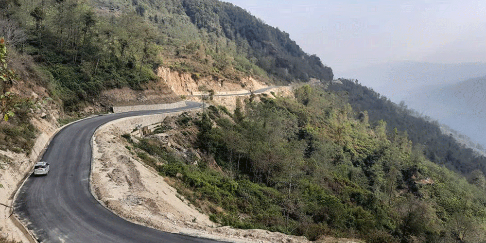 मध्यपहाडी लोकमार्ग : धारापानी-झिनडाँडाखण्डमा स्तरोन्नति सुरु