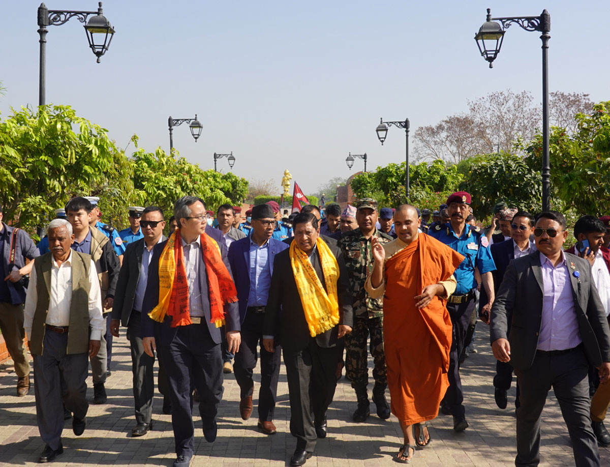 उपप्रधानमन्त्री श्रेष्ठद्वारा बुद्ध जन्मस्थलको भ्रमण