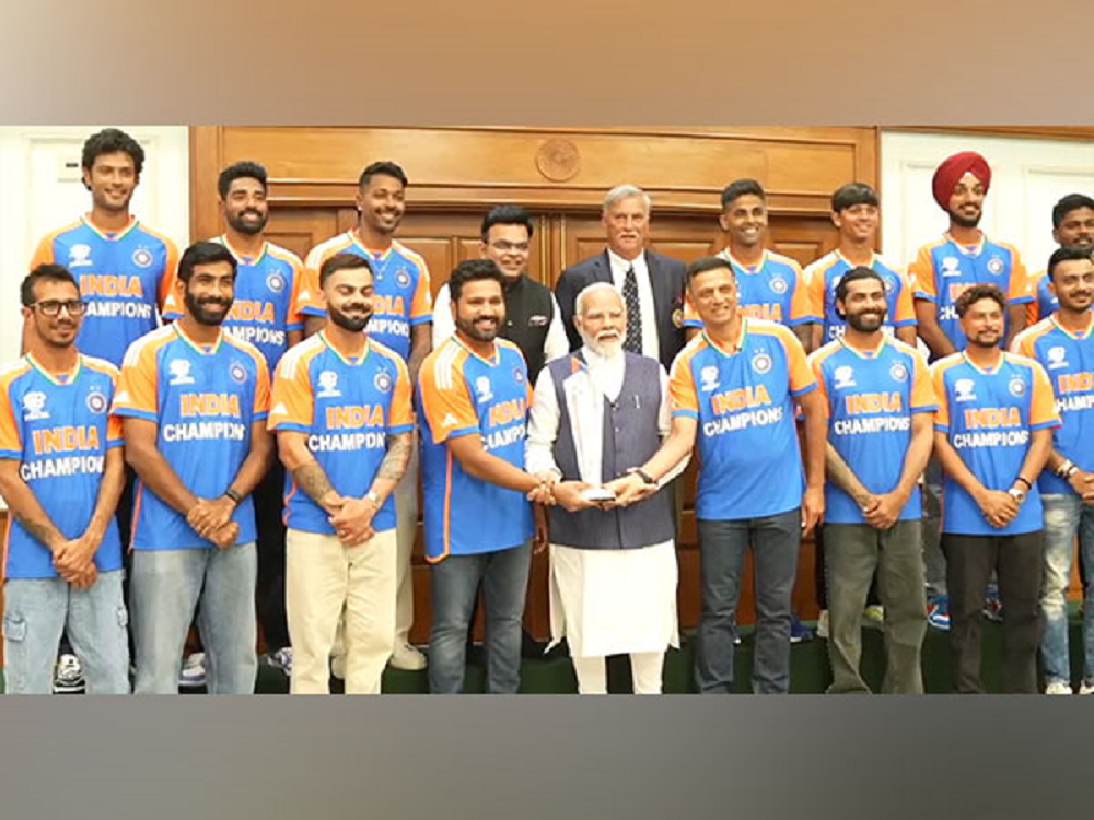 मोदीले आफ्नै कार्यालयमा स्वागत गरे भारतीय क्रिकेट टोलीलाई