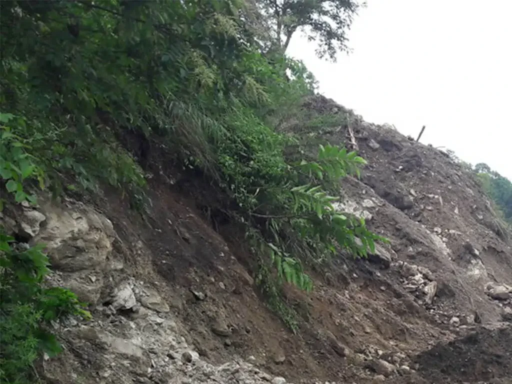 कास्कीमा पहिरोमा परेर एकैपरिवारका ७ सहित ९ जनाको मृत्यु