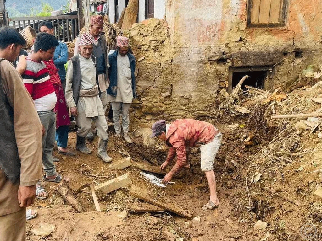 बाढीपहिरोमा परी काभ्रेमा ७७ जनाको मृत्यु