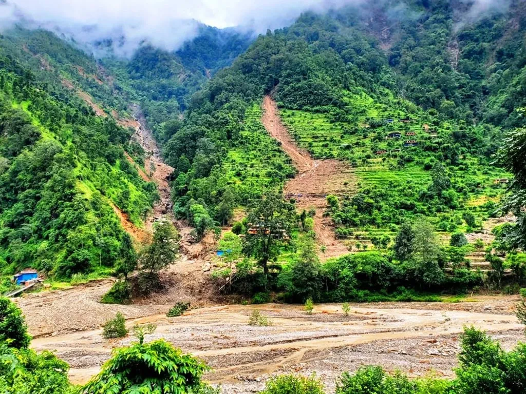 बडिगाड पहिरो : ५० परिवार विस्थापित