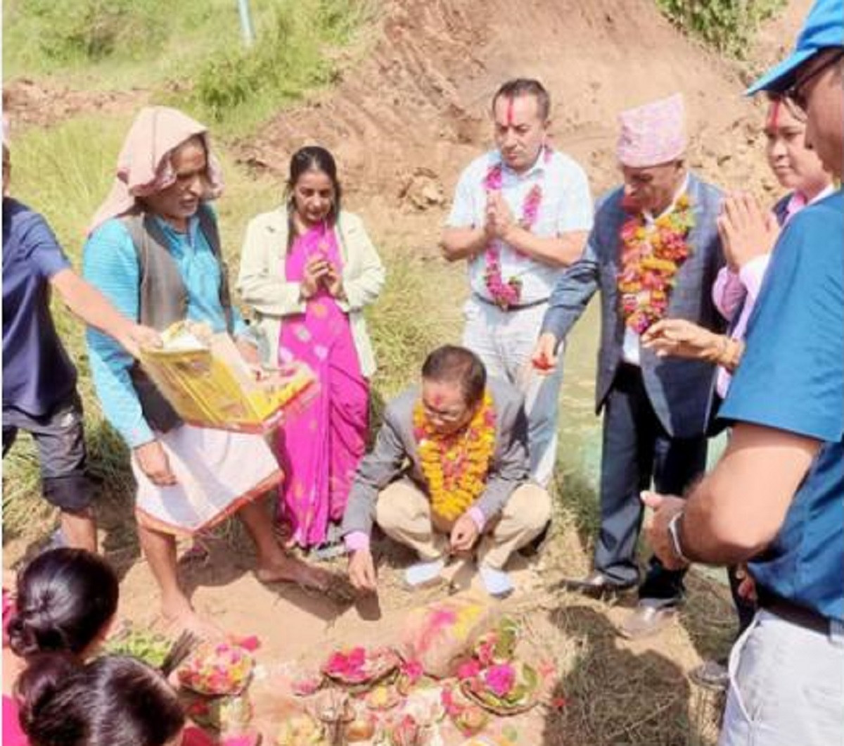 तनहुँको कुलुङखोलामा पक्की पुल बन्दै