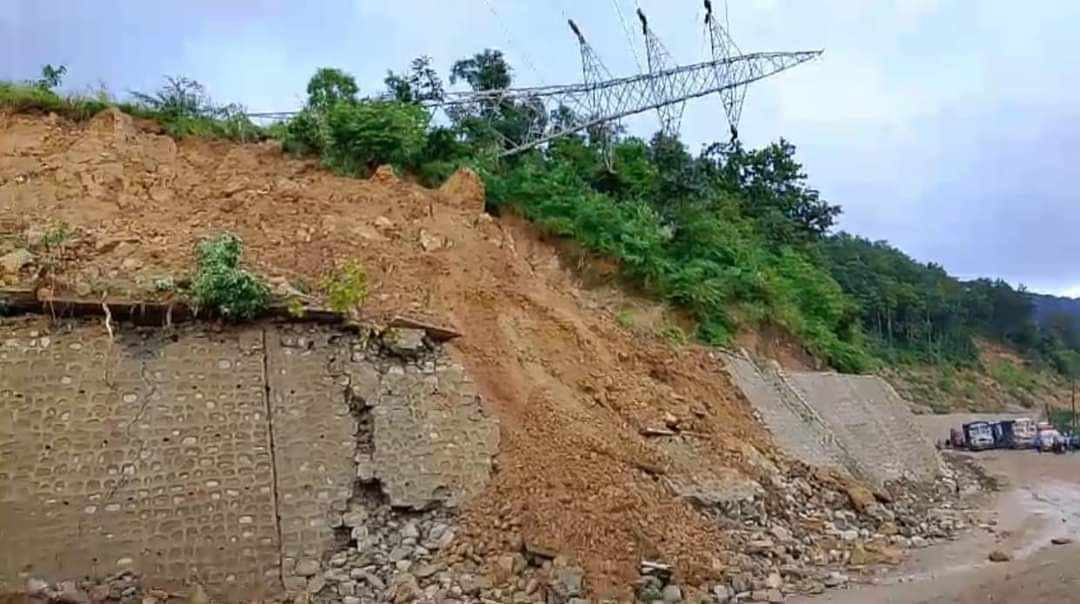 क्षतिग्रस्त सडक तथा पुलबाट यातायात सञ्चालन गर्न दुई अर्ब ५० करोड लाग्ने