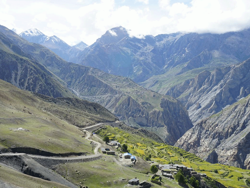 सडक सञ्जालमा जोडिँदै मुस्ताङ र डोल्पा