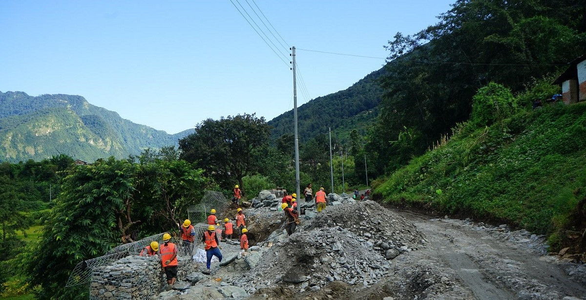 म्याग्दीमा सडक स्तरोन्नतिले गति लियो, ६७ करोड ७८ लाखमा ठेक्का सम्झौता