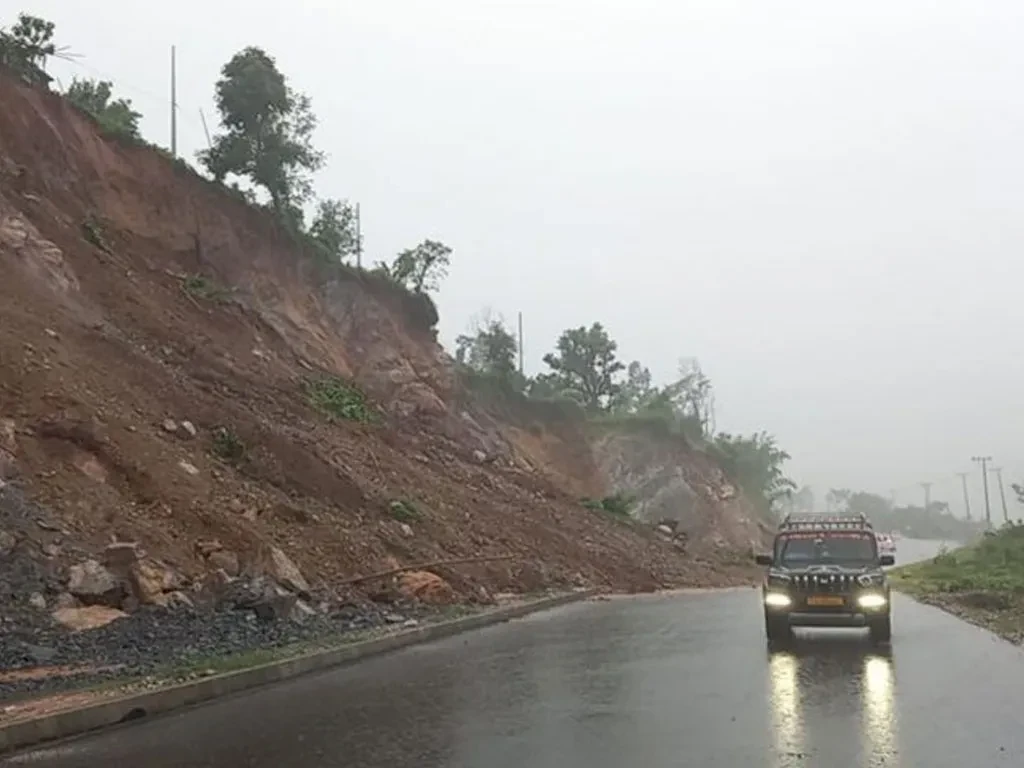 अवरुद्ध हेटौँडा-काठमाडौँ सडक खुल्यो